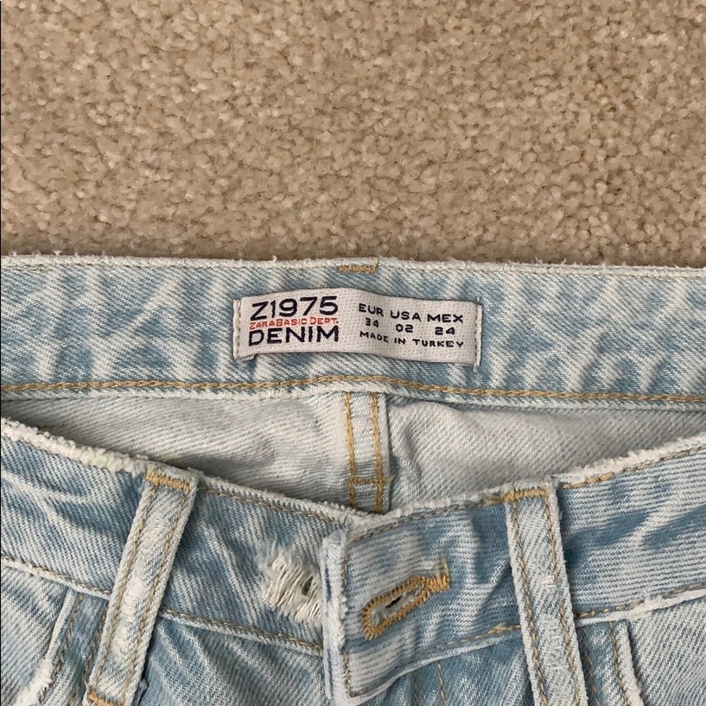 Zara Distressed Jeans - Picture 3 of 6